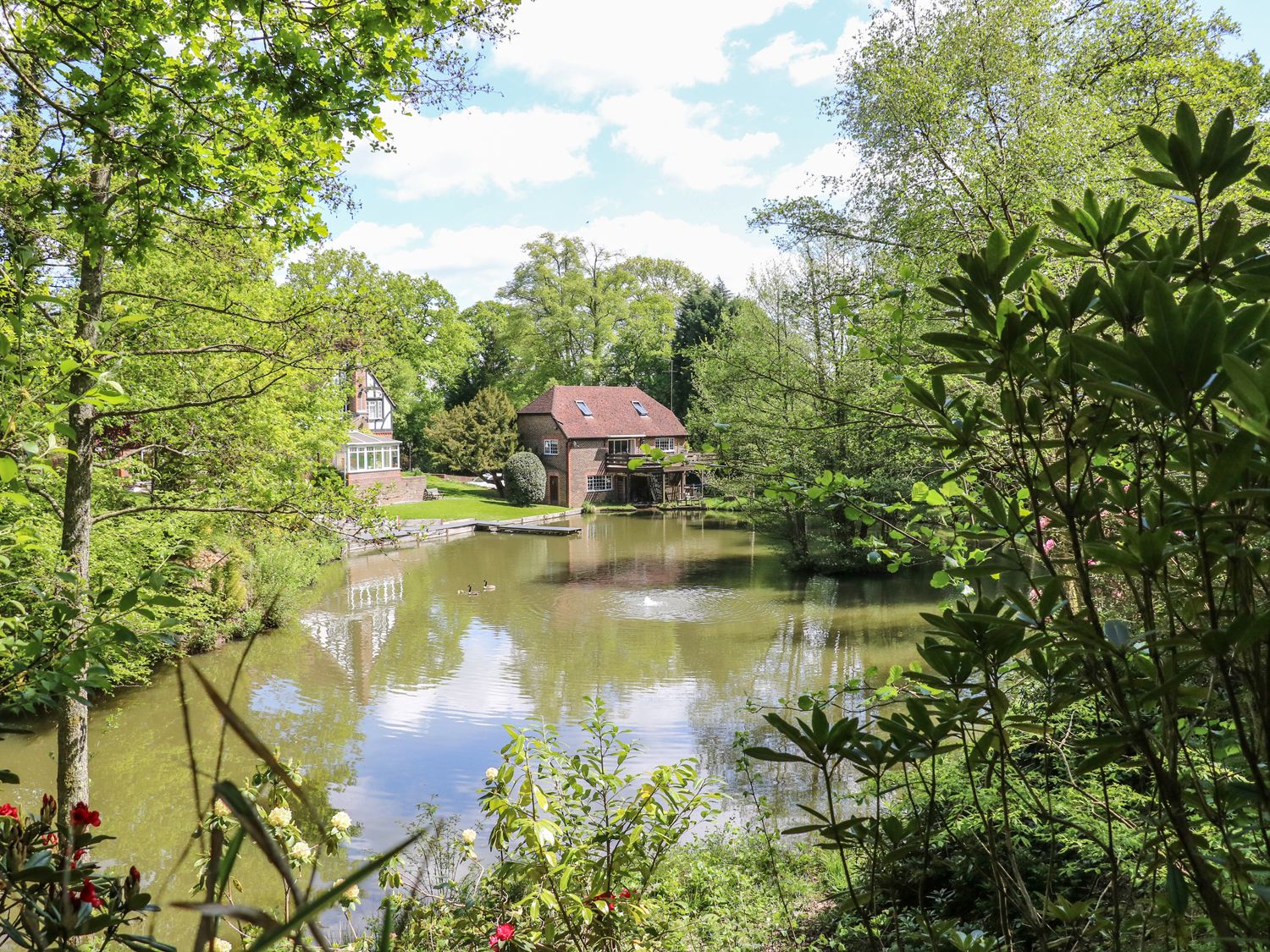 Miswells Cottages – Lake View